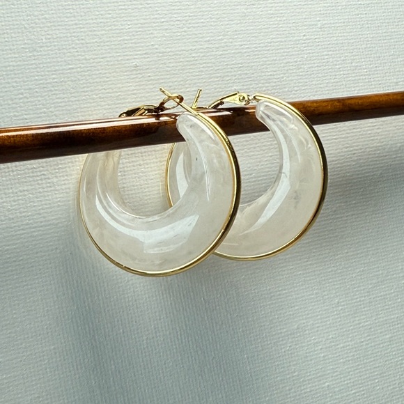 Elegant Gold and White Hoop Earrings - Picture 8 of 9